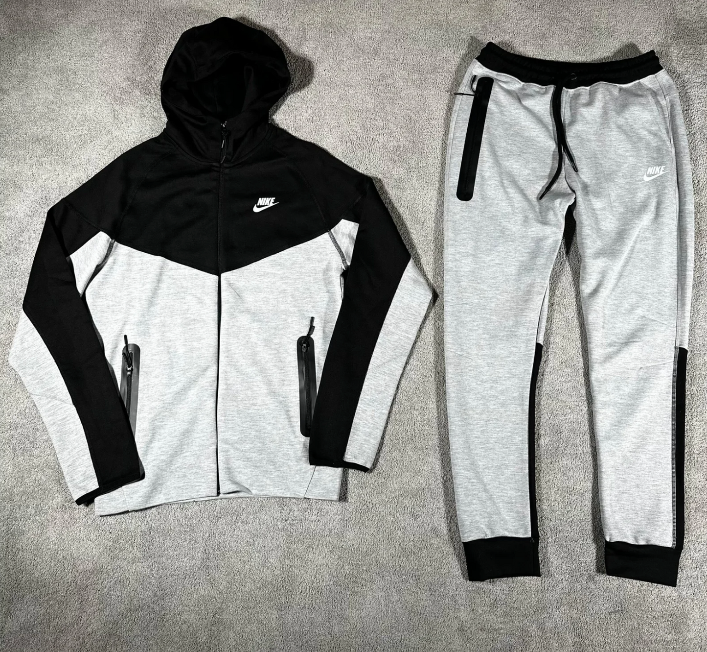Nike Tech Fleece 2025