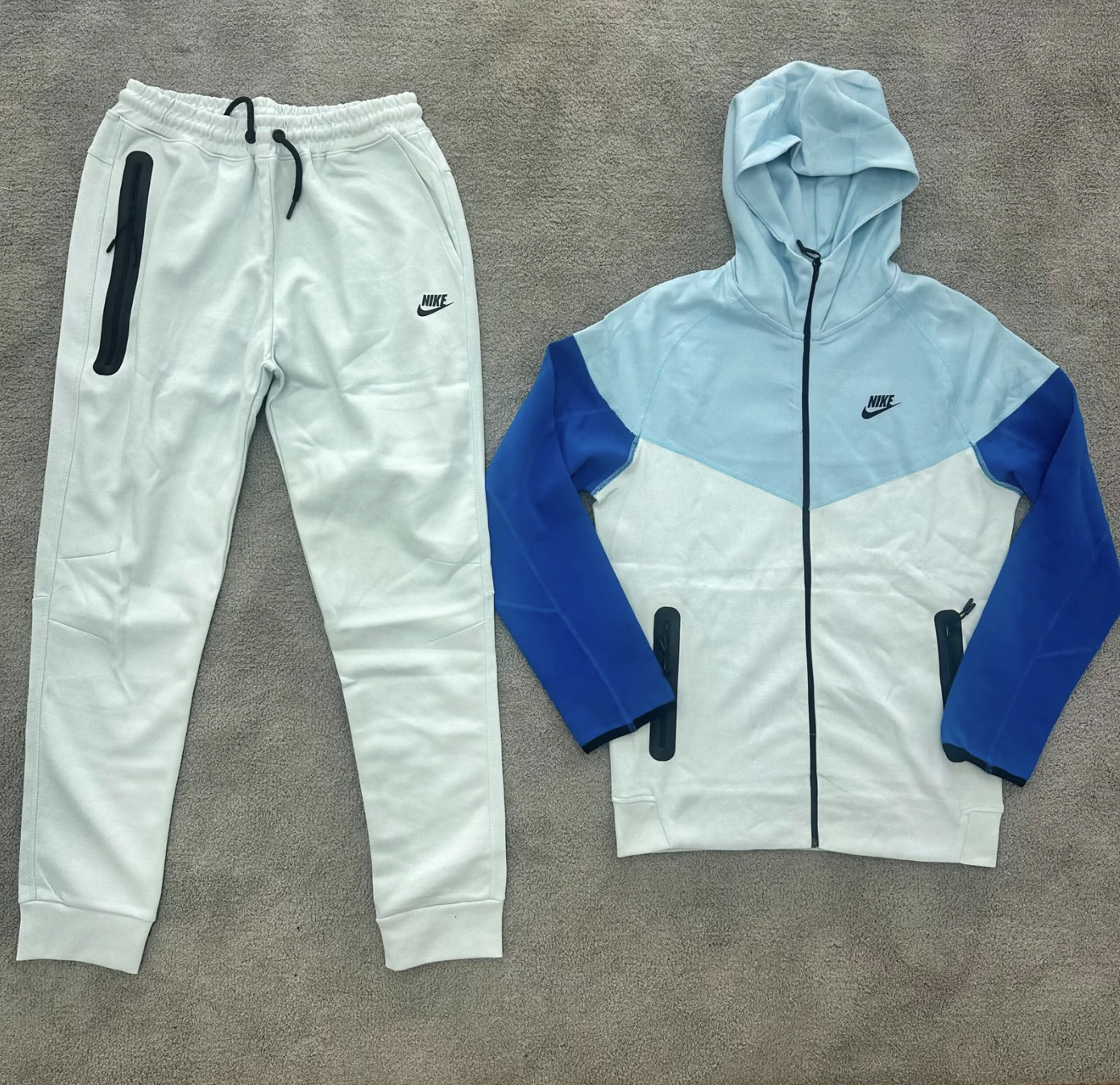 Nike Tech Fleece 2025