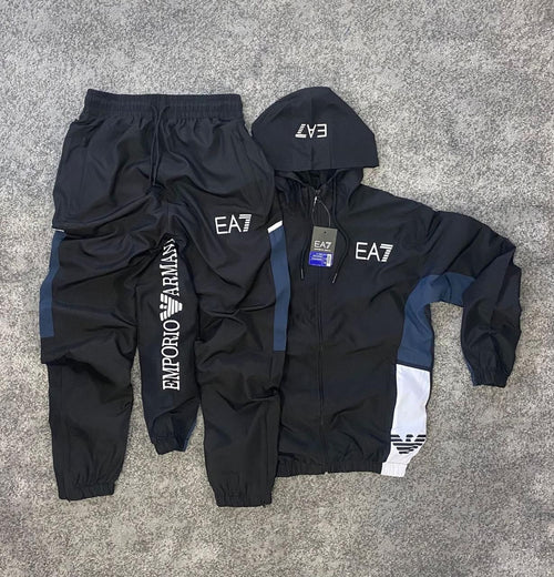 Chandal Emporio Armani EA7 Negro-Azul 2025