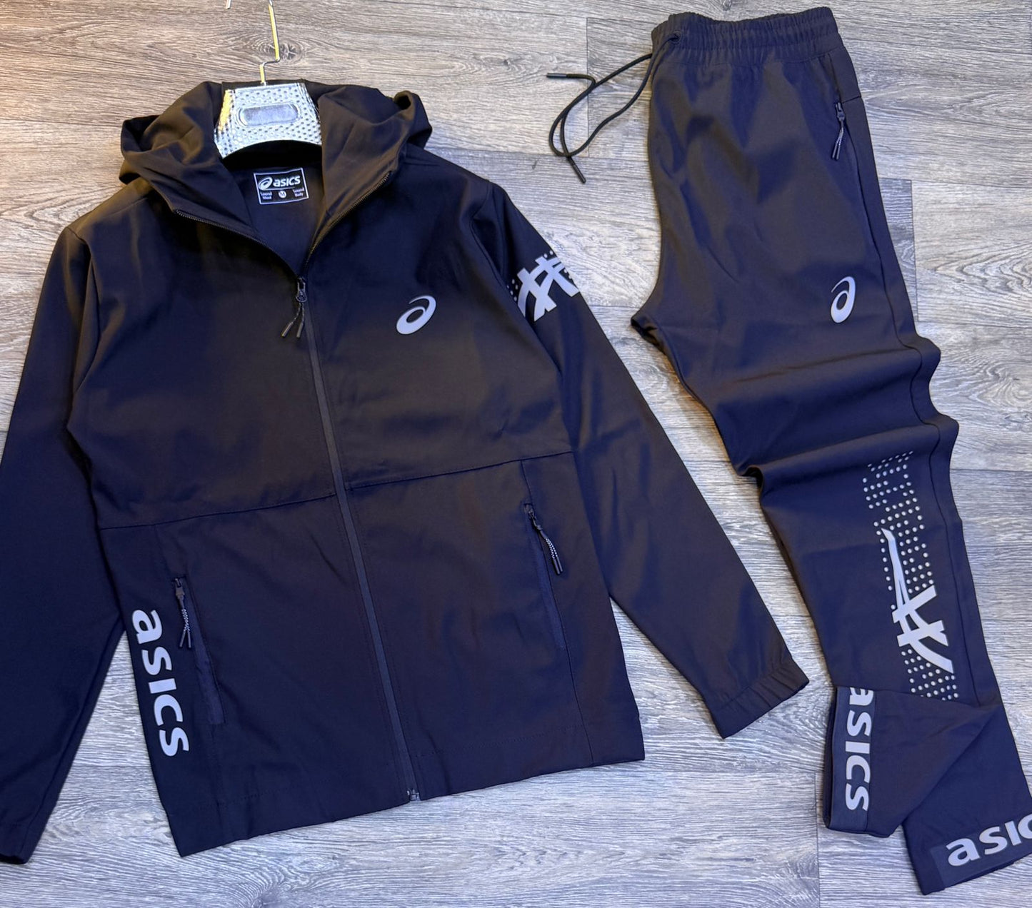 Chandal Asics 2025