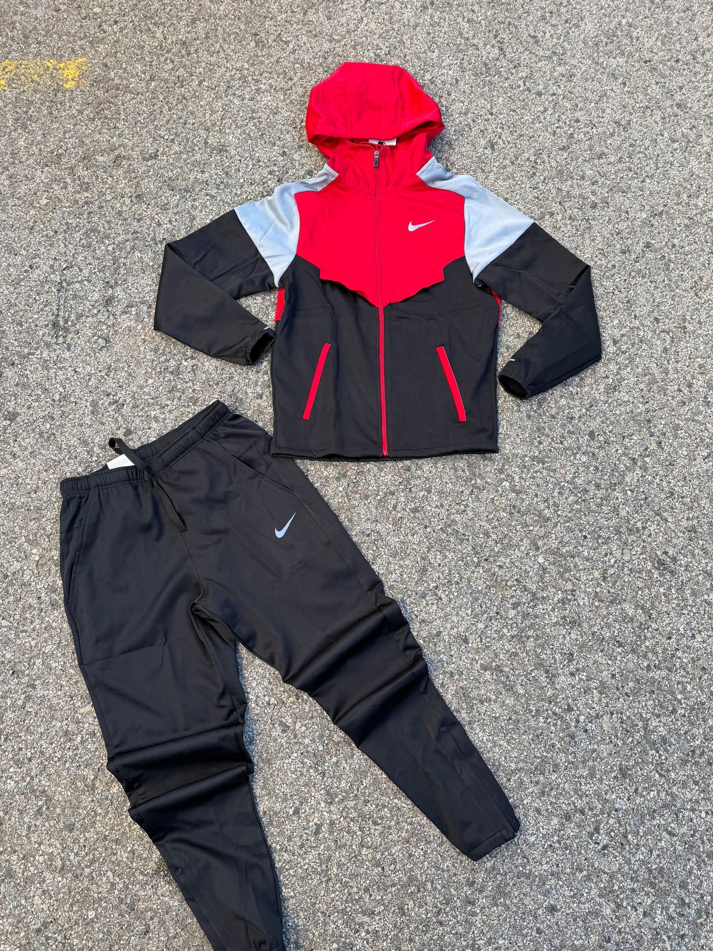 Conjunto Nike Miller Black And Red