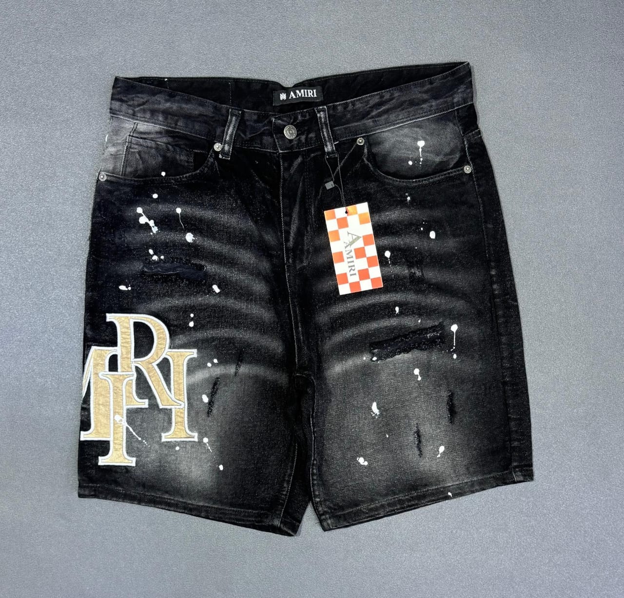 Short Vaquero Amiri Negro Bordado Beige Paint