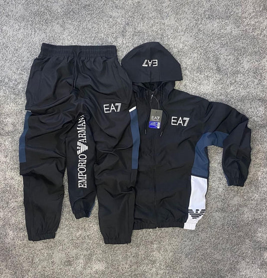 Chandal Emporio Armani EA7 Negro-Azul 2025
