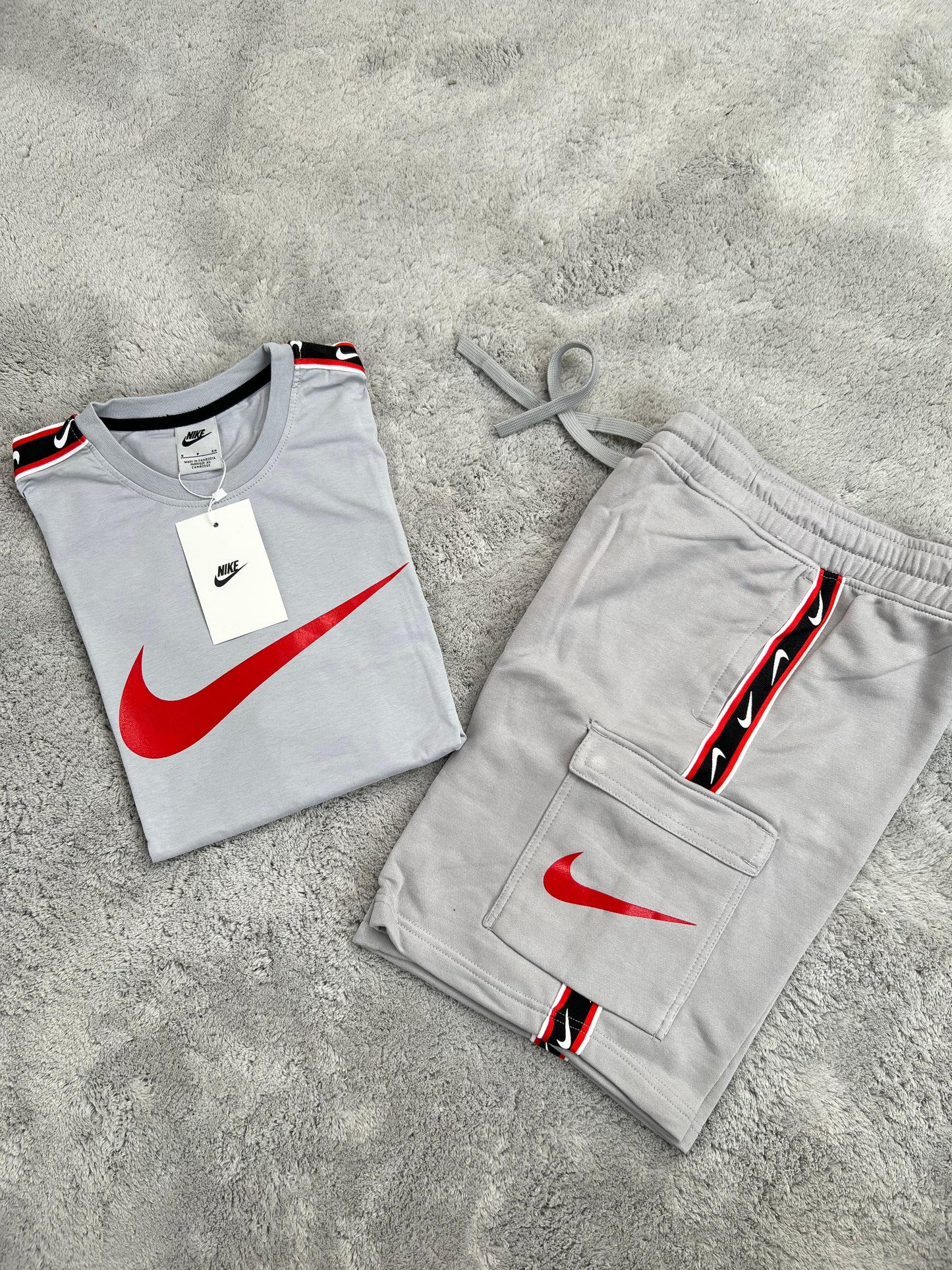 Conjunto Nike Gris-Rojo