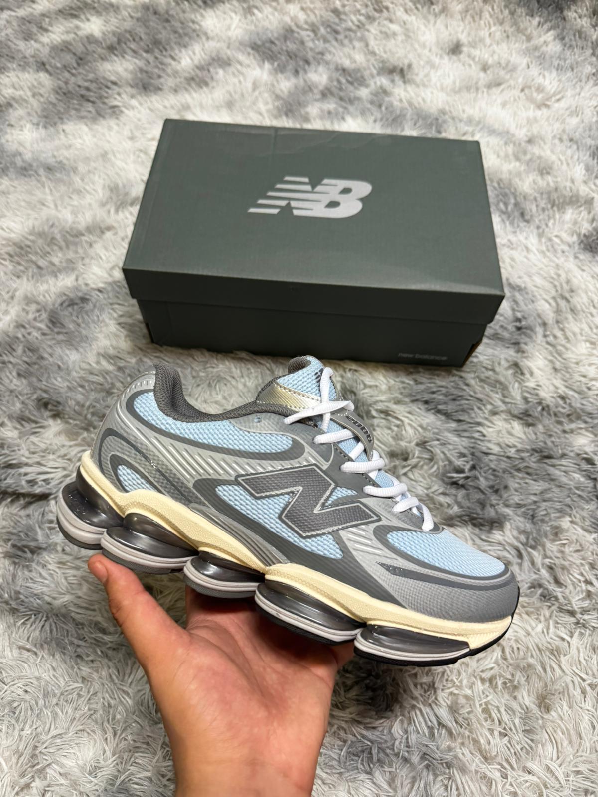 New Balance Absorb 2000