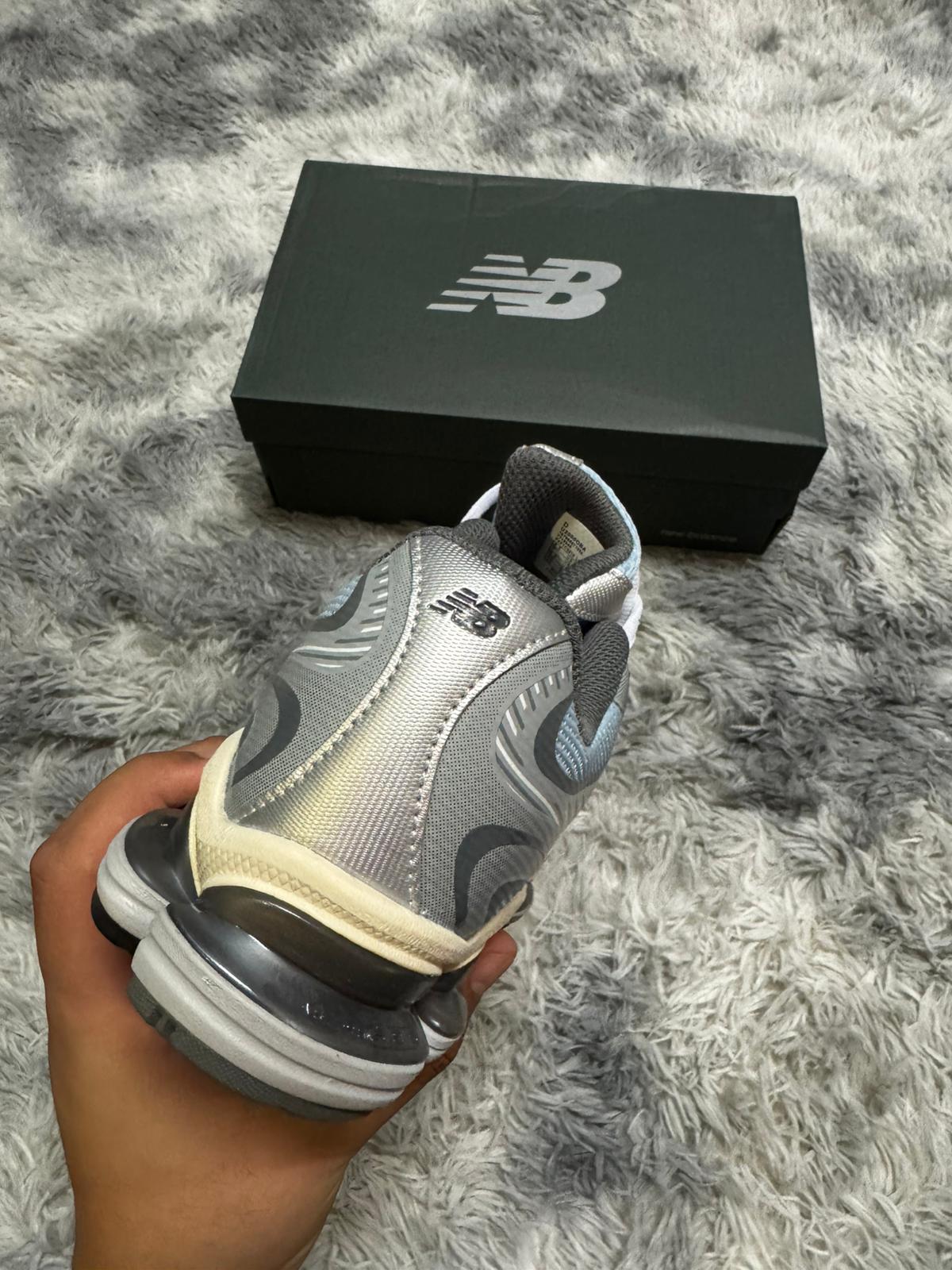 New Balance Absorb 2000