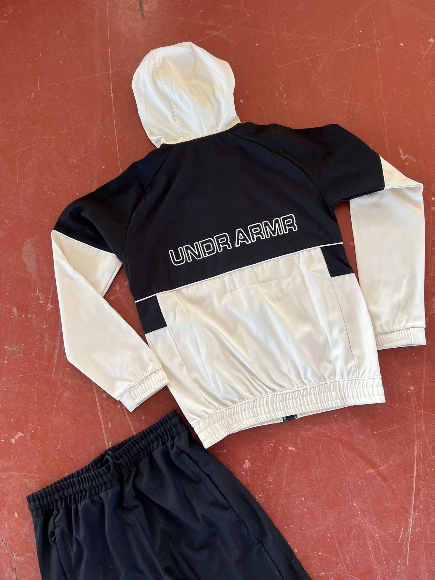 Conjunto Under Armour 2026 Black White