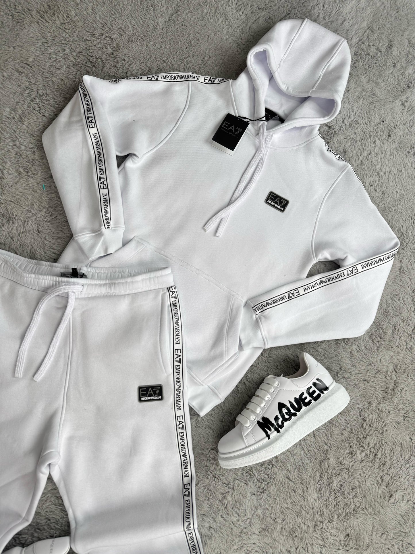 Chandal Armani EA7 All White