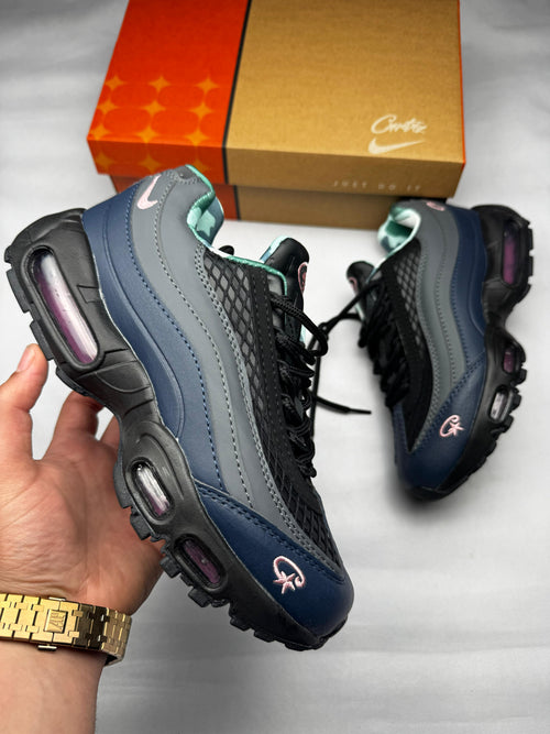 Nike Air Max 95 With Pink