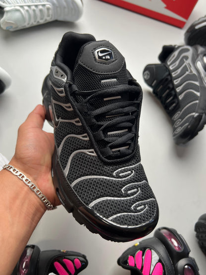 Nike Air Max Plus TN – Negro/Gris