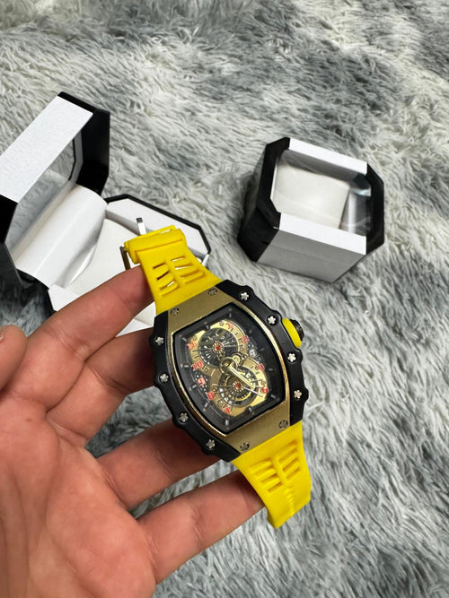 Richard Mille Esqueleto Tonneau Negro Dorado