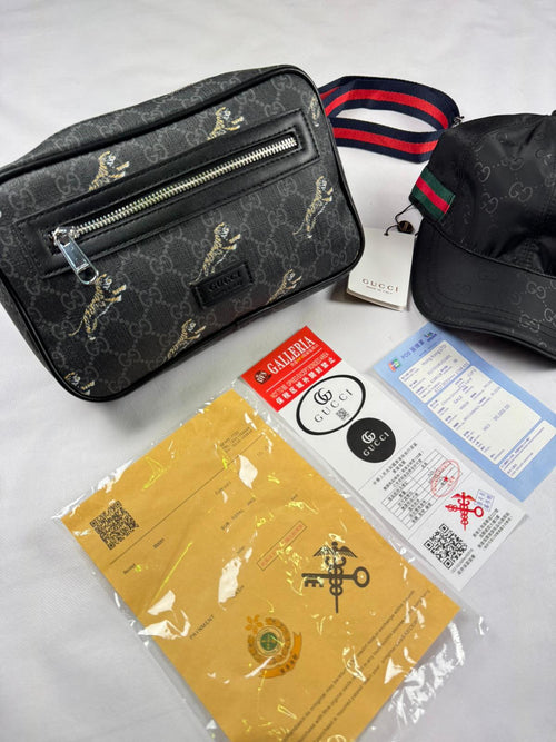Pack Bolso Tigre Gris + Gorra Monograma Negro Clásica