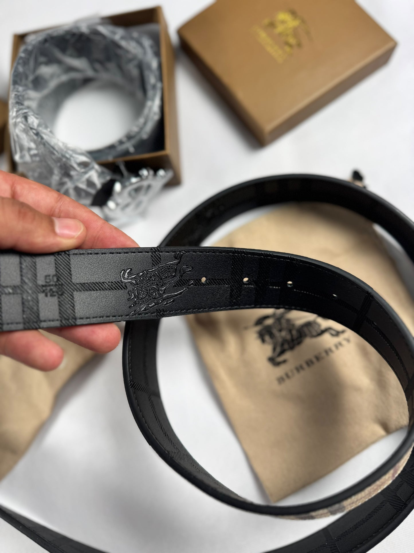 Richard Mille Esqueleto Fibra Carbono Preto Bracelete Vermelho