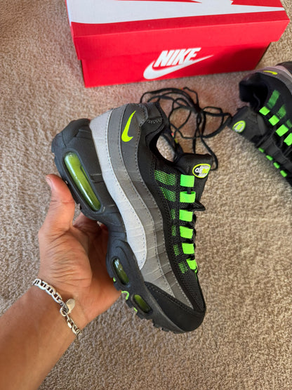 Nike Air Max 95 Green And Black