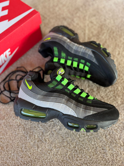 Nike Air Max 95 Green And Black