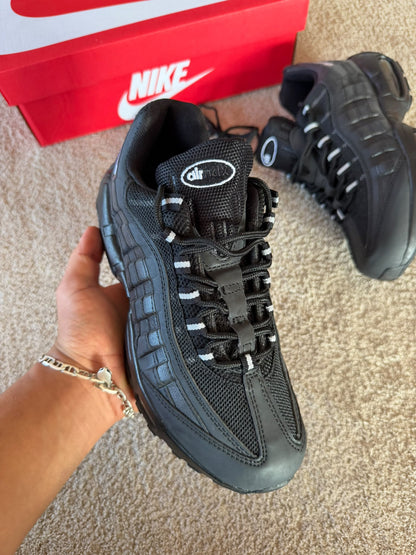 Nike Air Max 95 Black And White