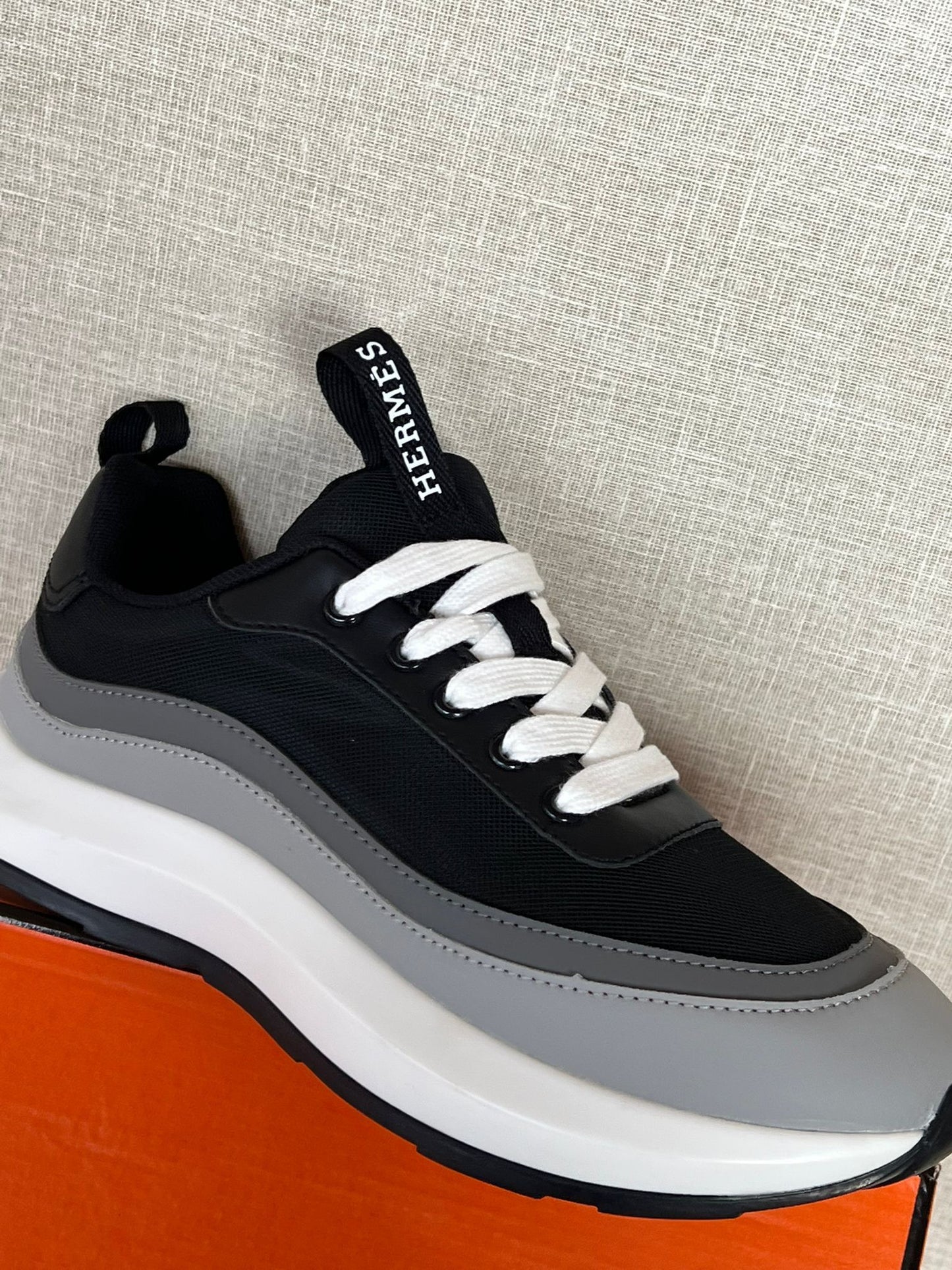 Hermes Trainer Grey